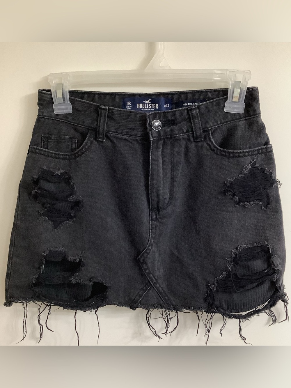 Hollister High Rise Black Distressed Denim Mini Skirt Size 0 / 24